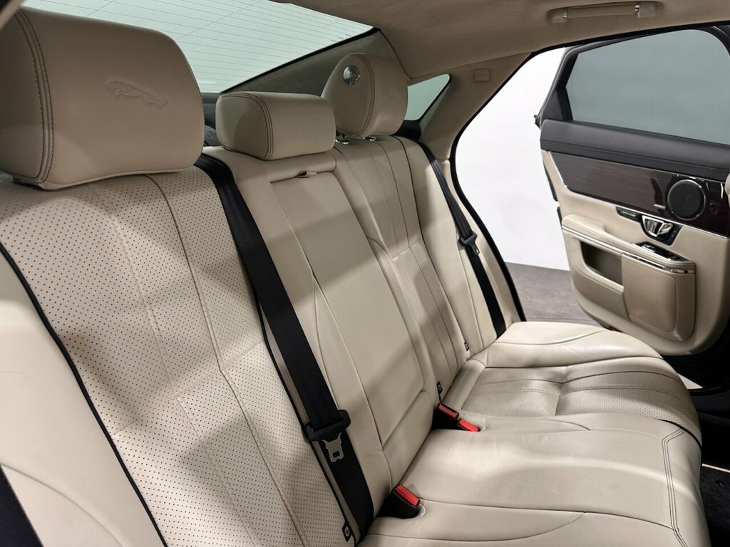 Jaguar XJ 3.0D V6 Portfolio Euro Red #13