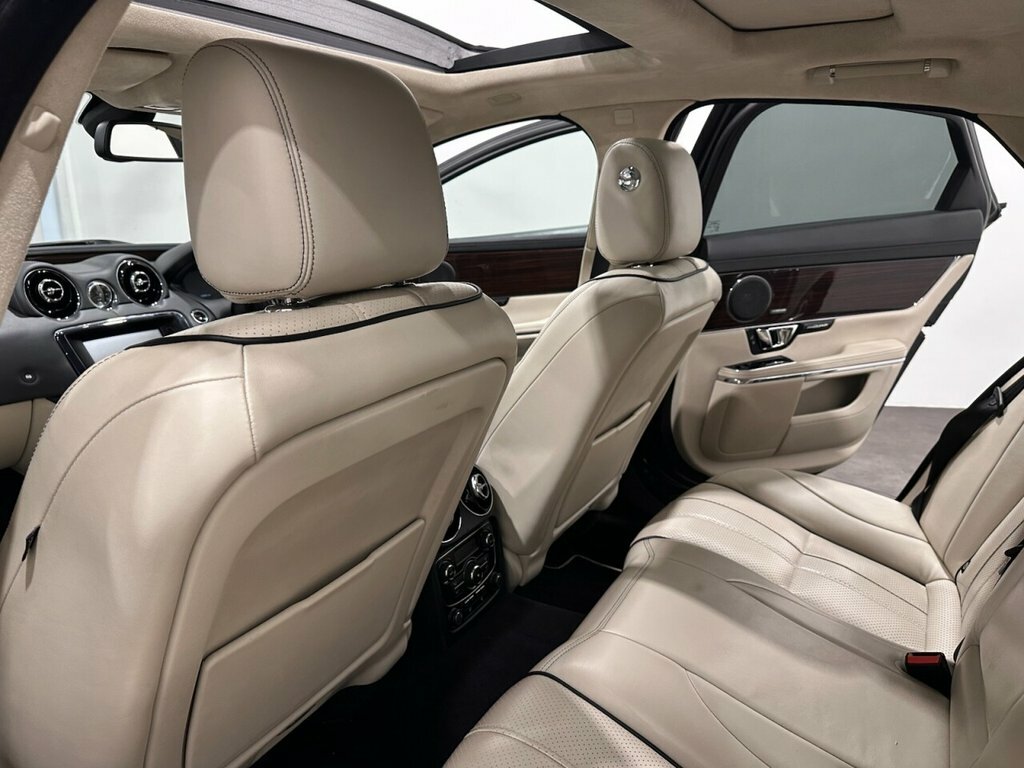 Jaguar XJ 3.0D V6 Portfolio Euro Red #18