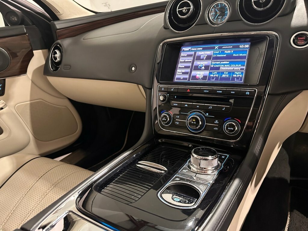 Jaguar XJ 3.0D V6 Portfolio Euro Red #26