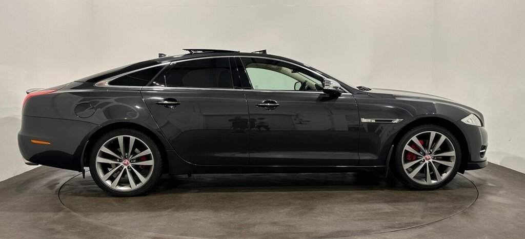 Jaguar XJ 3.0D V6 Portfolio Euro Red #7