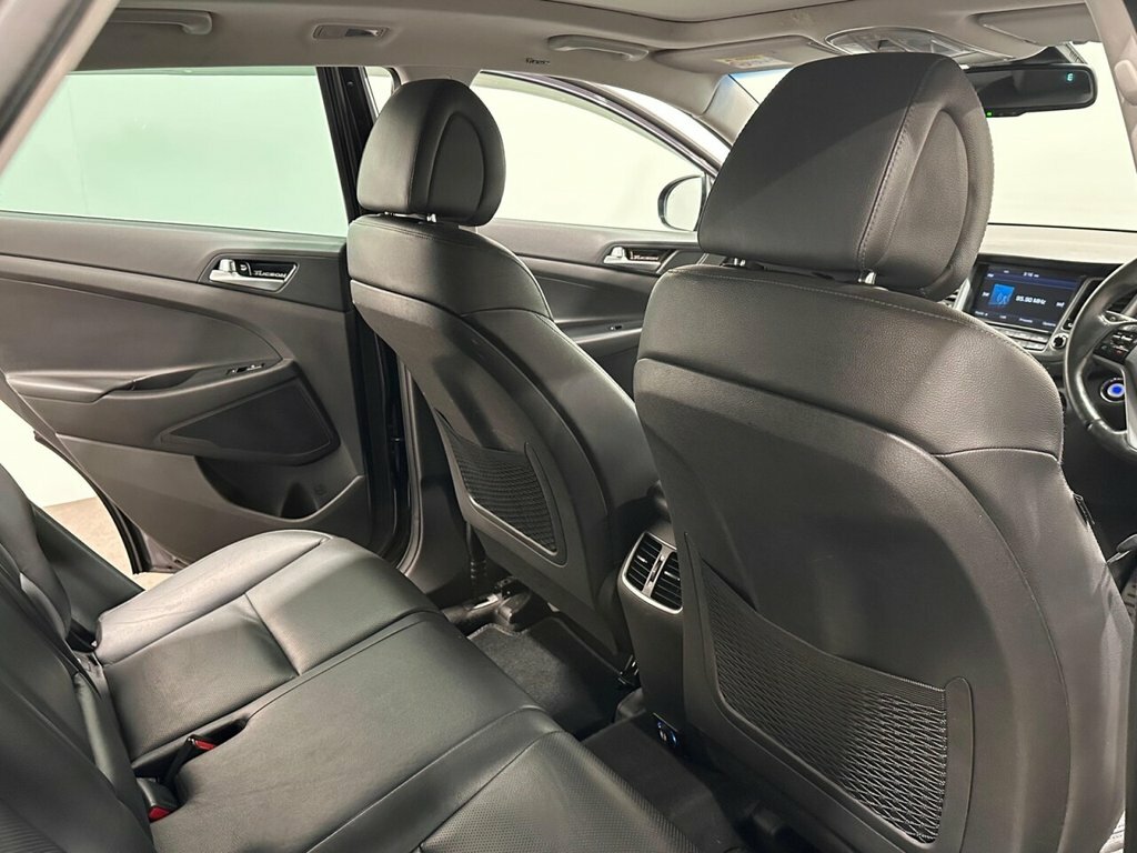 Hyundai Tucson Tucson Se Nav Blue Drive 2Wd Crdi White #21