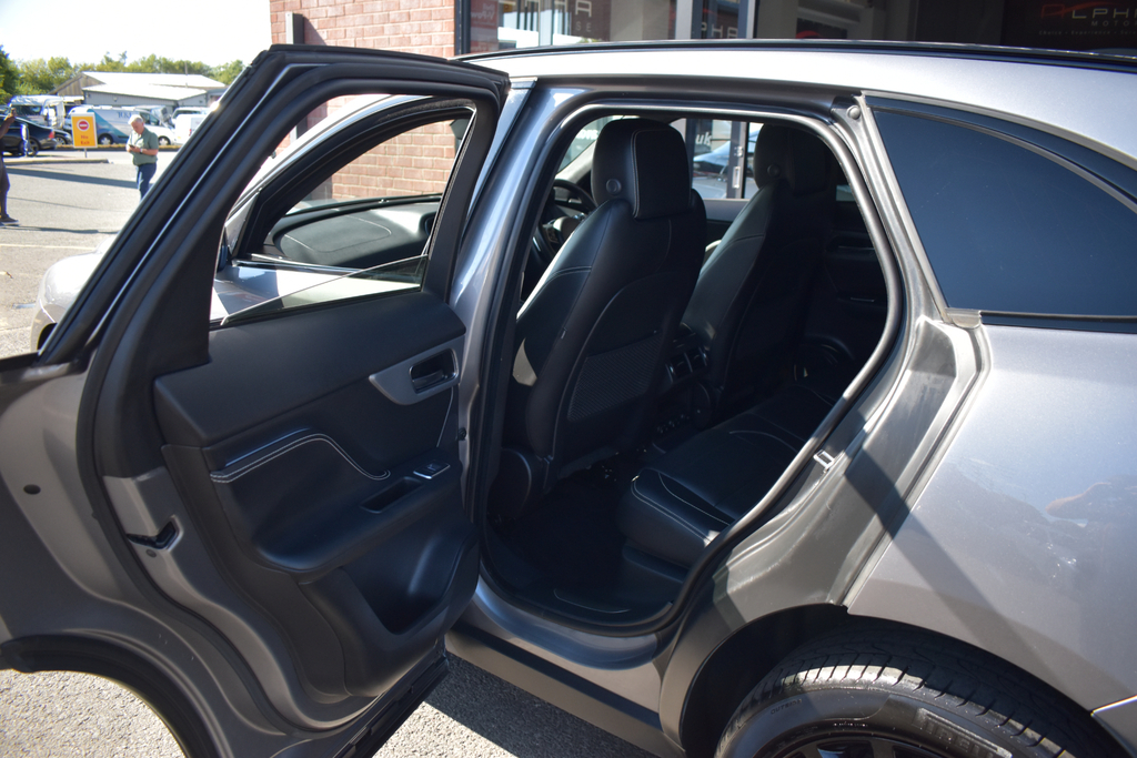 Jaguar F-Pace 2.0 P250i Chequered Flag Awd Euro 6 Ss Black #39