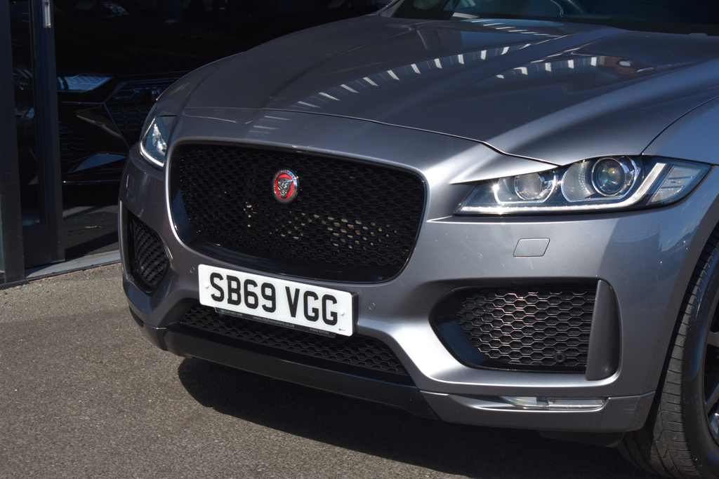 Jaguar F-Pace 2.0 P250i Chequered Flag Awd Euro 6 Ss Black #18