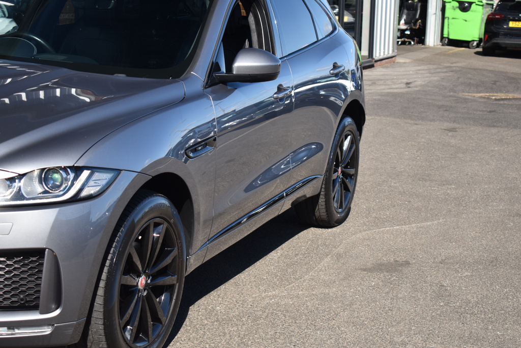 Jaguar F-Pace 2.0 P250i Chequered Flag Awd Euro 6 Ss Black #21