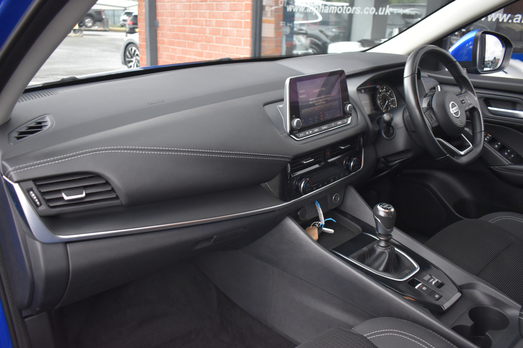 Nissan Qashqai Hatchback Blue #33