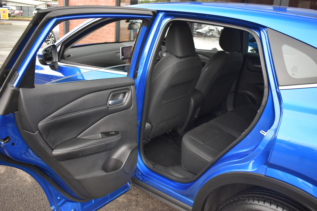 Nissan Qashqai Hatchback Blue #37
