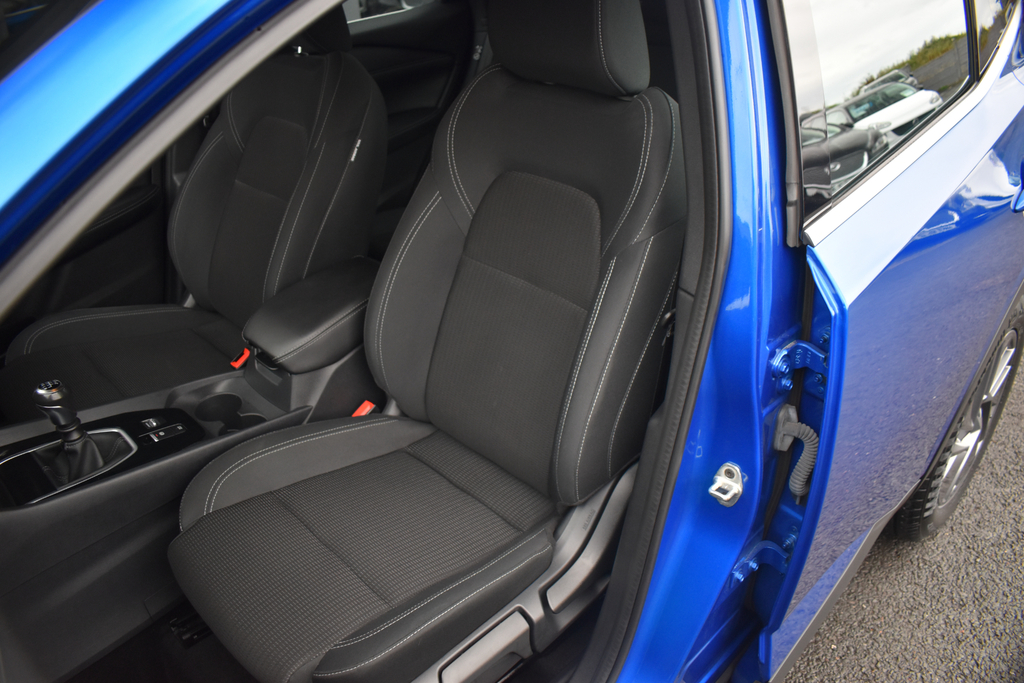 Nissan Qashqai Hatchback Blue #35