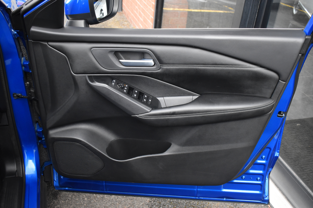 Nissan Qashqai Hatchback Blue #25