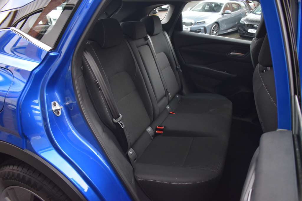 Nissan Qashqai Hatchback Blue #28