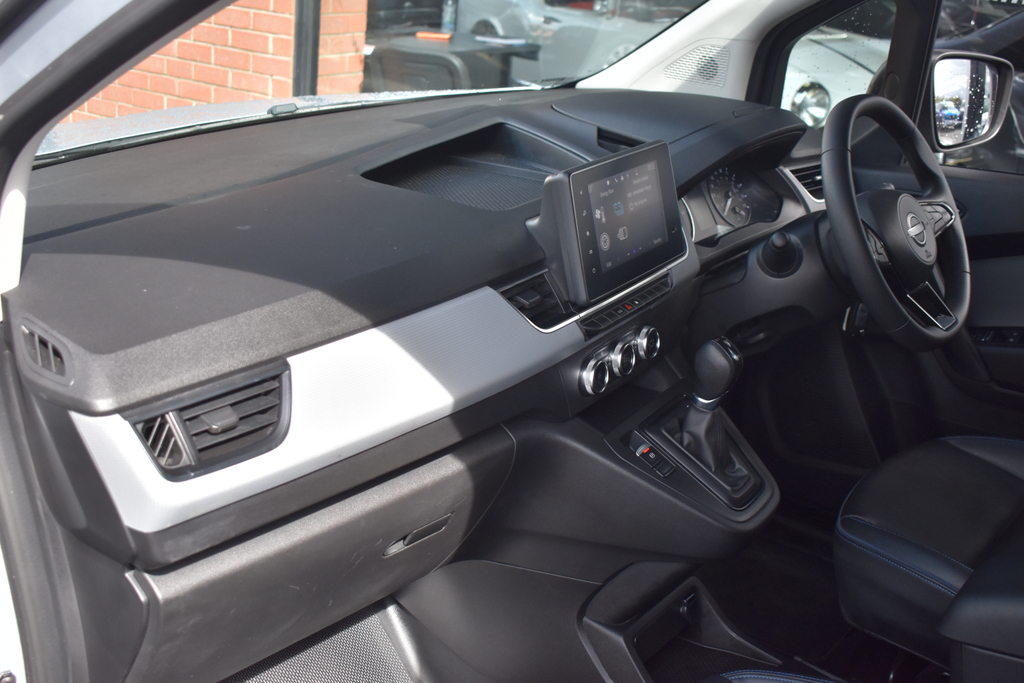 Nissan TOWNSTAR Acenta White #27