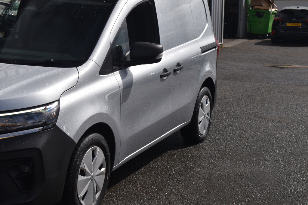 Nissan TOWNSTAR Acenta White #20