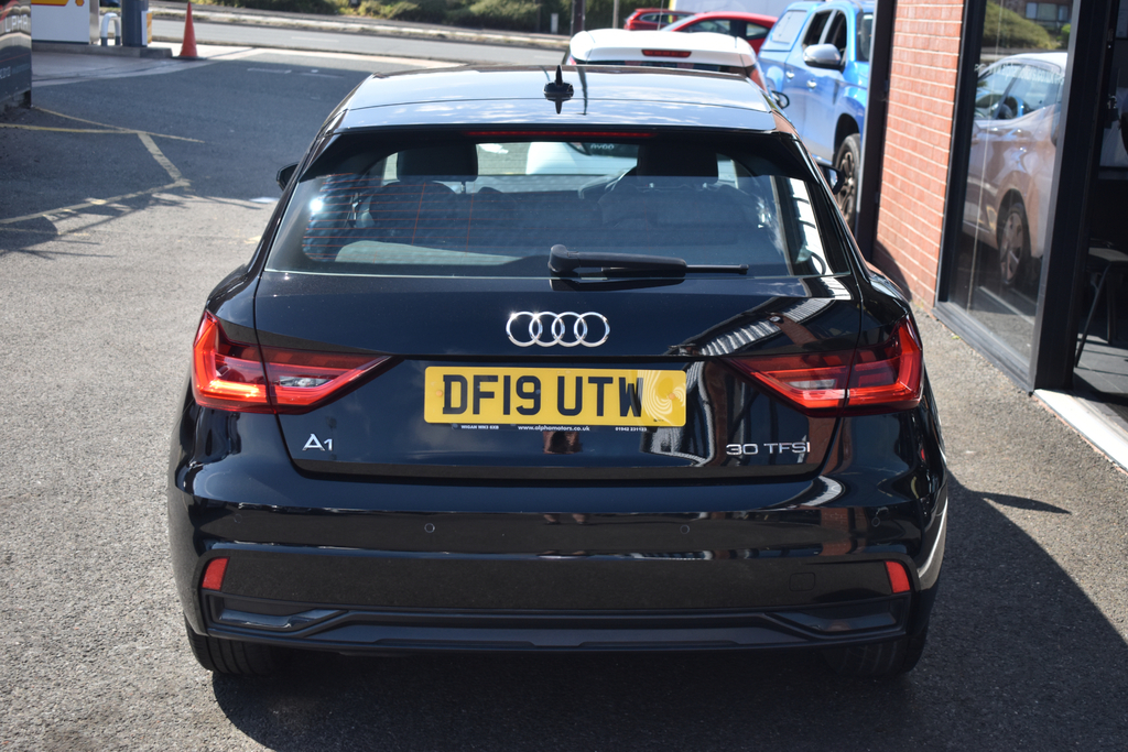 Audi A1 1.0 Tfsi 30 Sport Sportback Euro Black #6