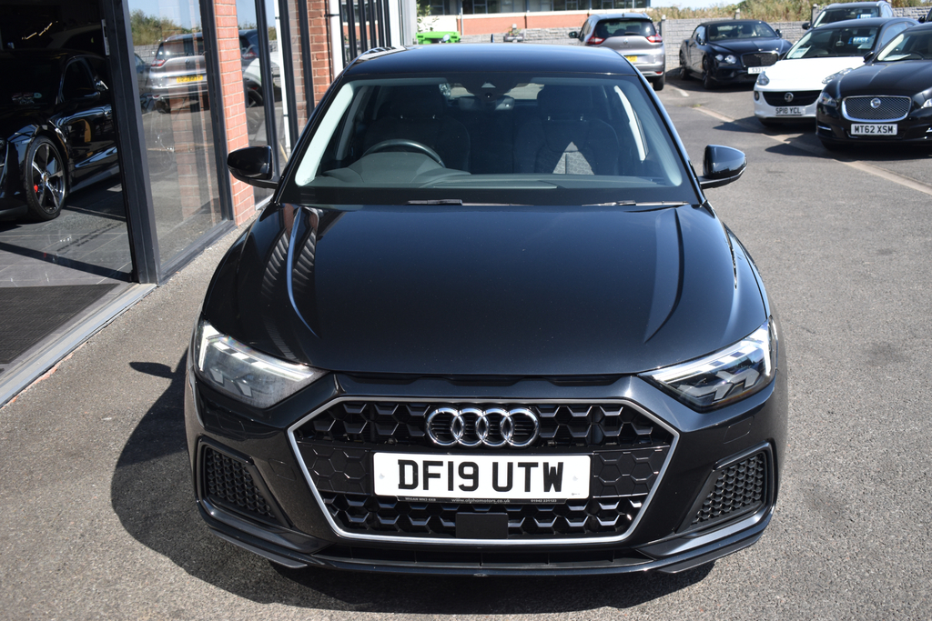 Audi A1 1.0 Tfsi 30 Sport Sportback Euro Black #3