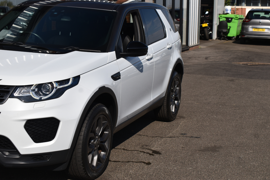 Land Rover Discovery Sport 2.0 Td4 180 Hse Black  #21