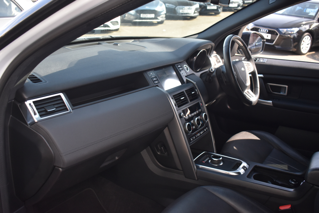 Land Rover Discovery Sport 2.0 Td4 180 Hse Black  #35