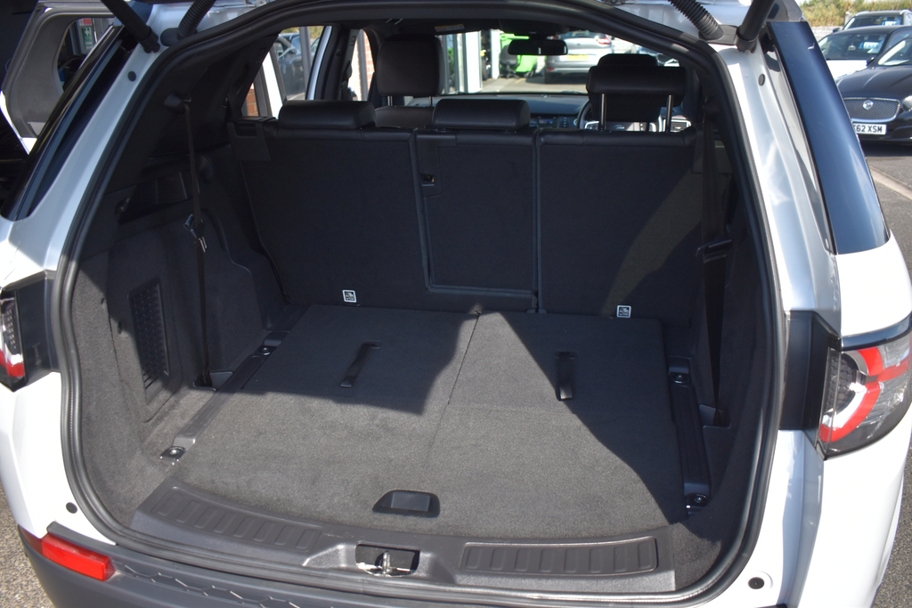 Land Rover Discovery Sport 2.0 Td4 180 Hse Black  #46