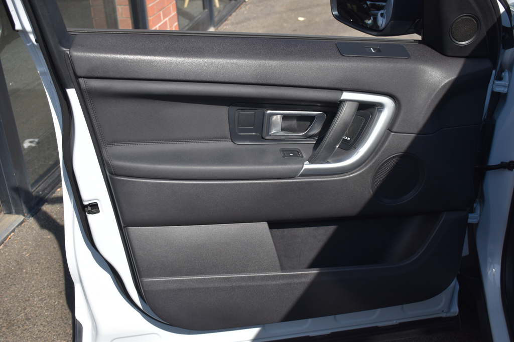 Land Rover Discovery Sport 2.0 Td4 180 Hse Black  #38