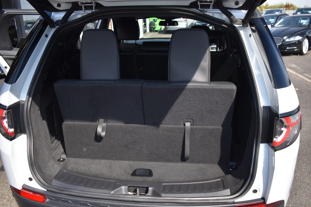 Land Rover Discovery Sport 2.0 Td4 180 Hse Black  #44