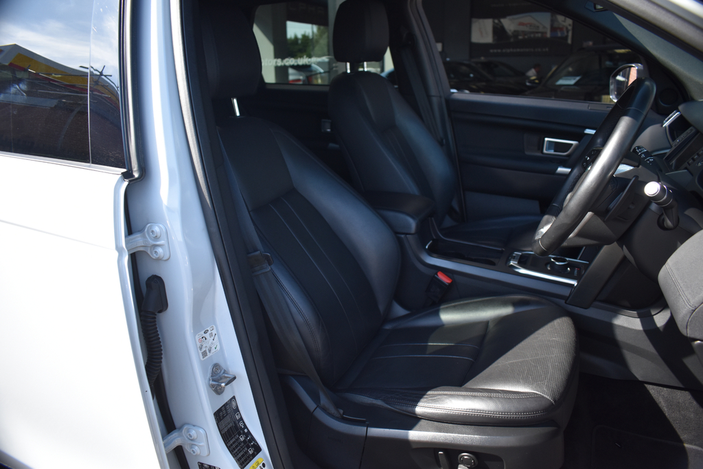 Land Rover Discovery Sport 2.0 Td4 180 Hse Black  #24