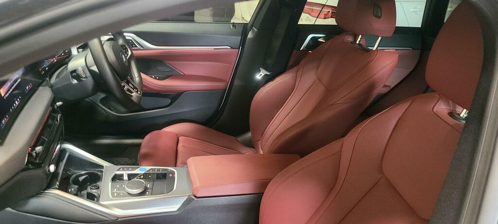 BMW i4 40 83.9Kwh M Sport Gran Coupe Ed Blue #46