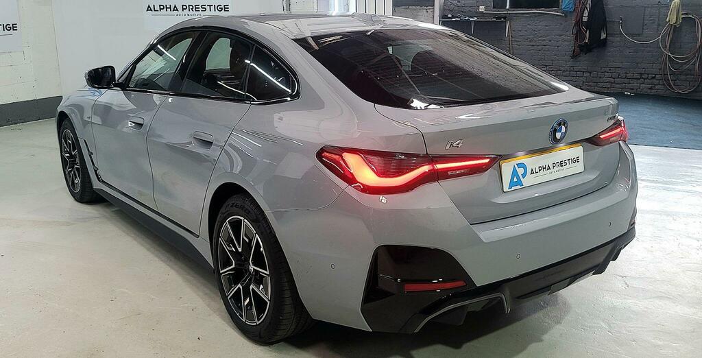 BMW i4 40 83.9Kwh M Sport Gran Coupe Ed Blue #19
