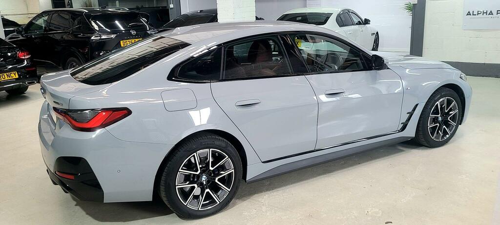 BMW i4 40 83.9Kwh M Sport Gran Coupe Ed Blue #27