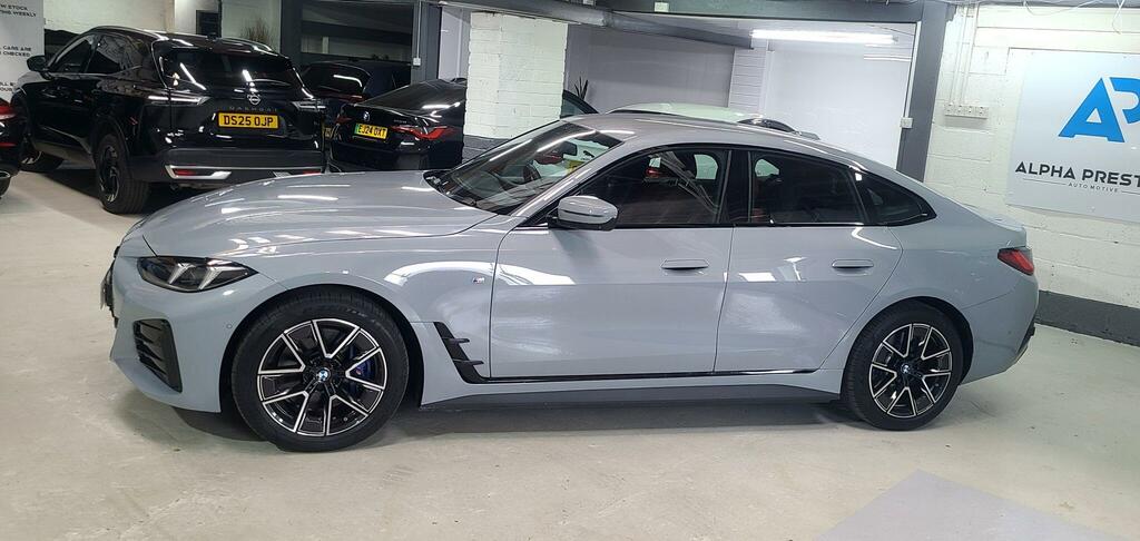 BMW i4 40 83.9Kwh M Sport Gran Coupe Ed Blue #25