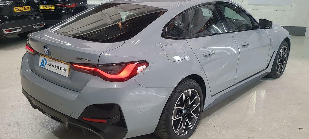 BMW i4 40 83.9Kwh M Sport Gran Coupe Ed Blue #24