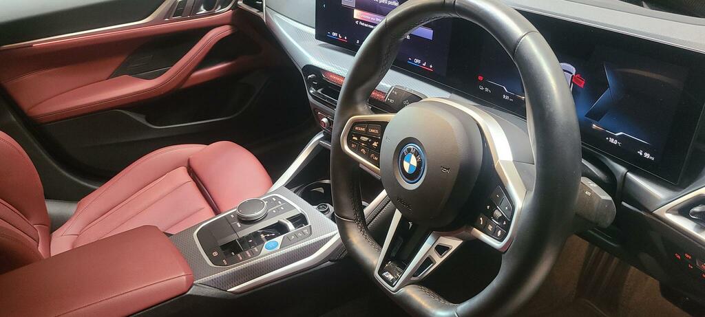 BMW i4 40 83.9Kwh M Sport Gran Coupe Ed Blue #52