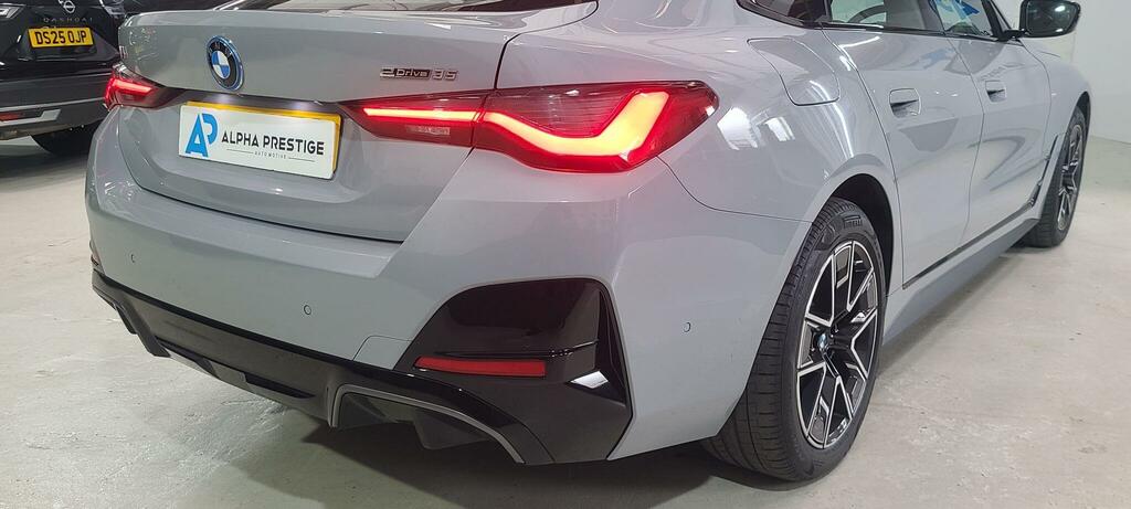 BMW i4 40 83.9Kwh M Sport Gran Coupe Ed Blue #29