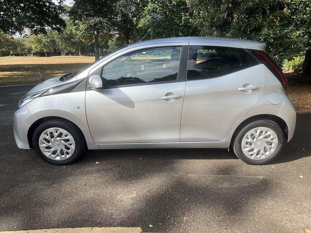 Toyota Aygo Vvt-i X-play 202121 Silver #5