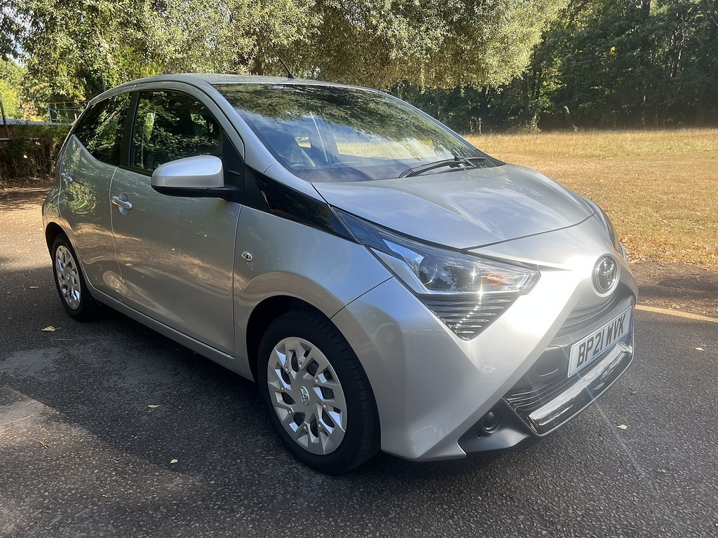 Toyota Aygo Vvt-i X-play 202121 Silver #2