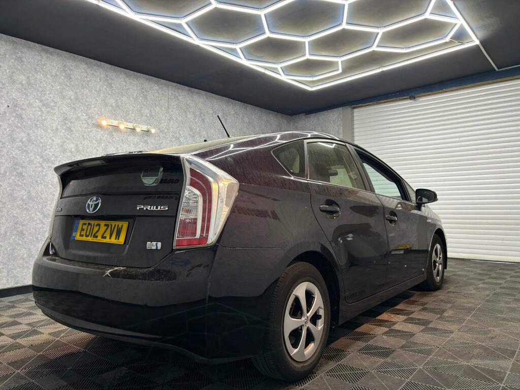 Toyota Prius 1.8 Vvt-h T3 Cvt Euro 5 Ss Red #2