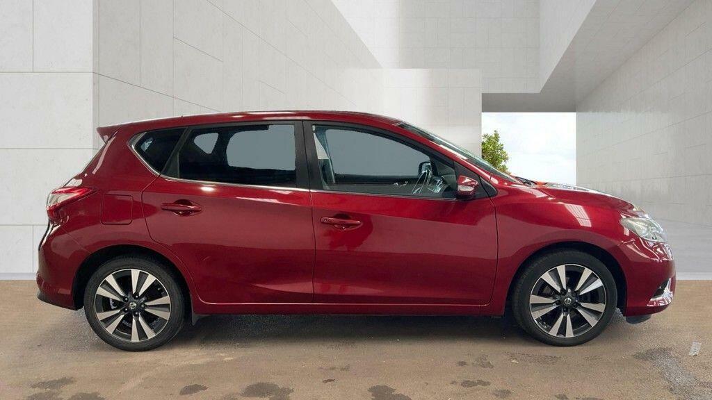 Nissan Pulsar N-connecta Red #5