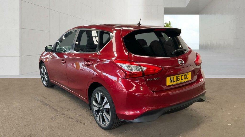Nissan Pulsar N-connecta Red #4