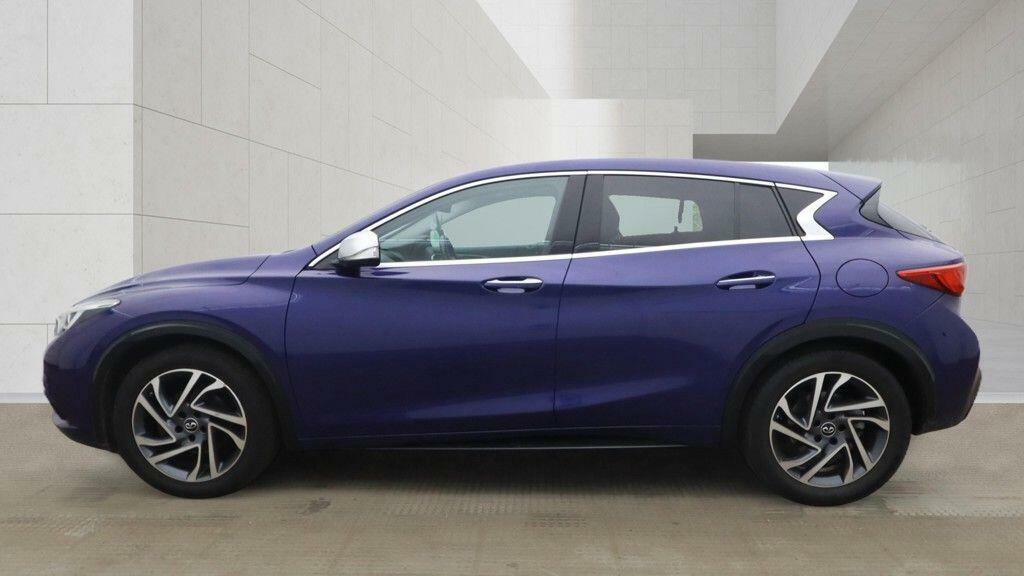 Infiniti Q30 Sport Brown #10