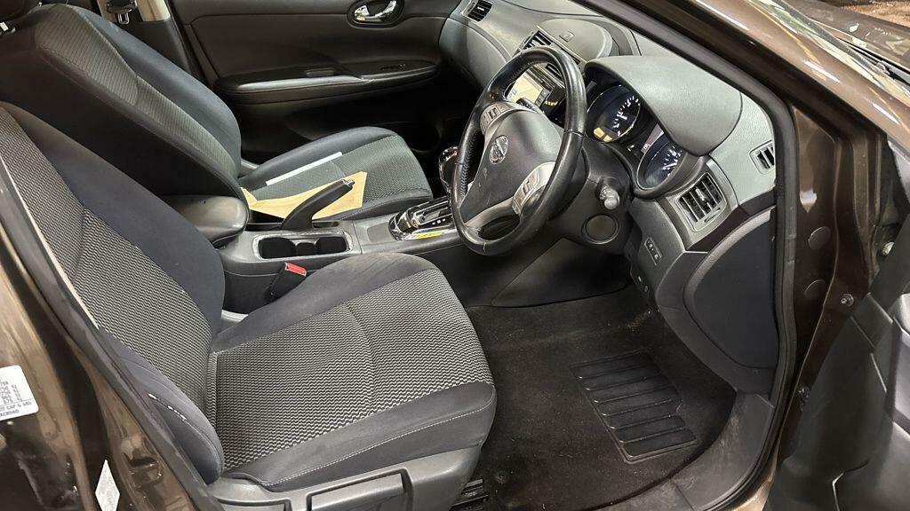 Nissan Pulsar N-tec Beige #5