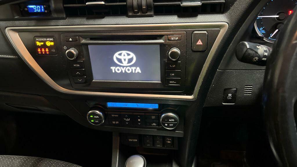 Toyota Auris Excel Brown #6