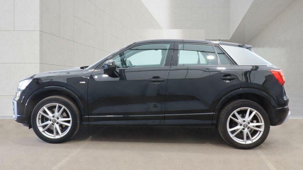 Audi Q2 S Line Black #6