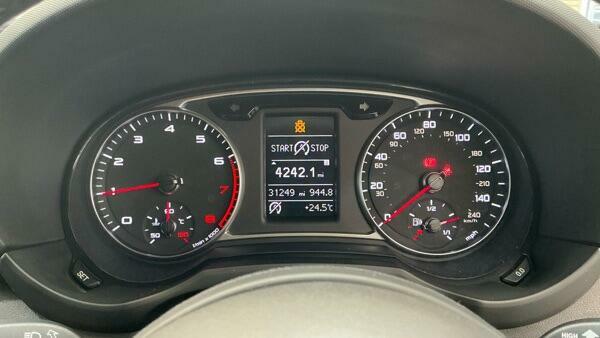Audi A1 1.0 Tfsi Sport Sportback 95 Ps Black #12
