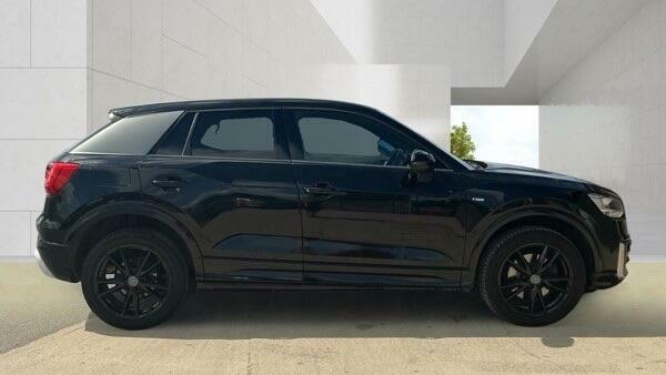 Audi Q2 S Line Black #6