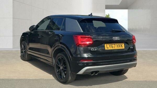 Audi Q2 S Line Black #4