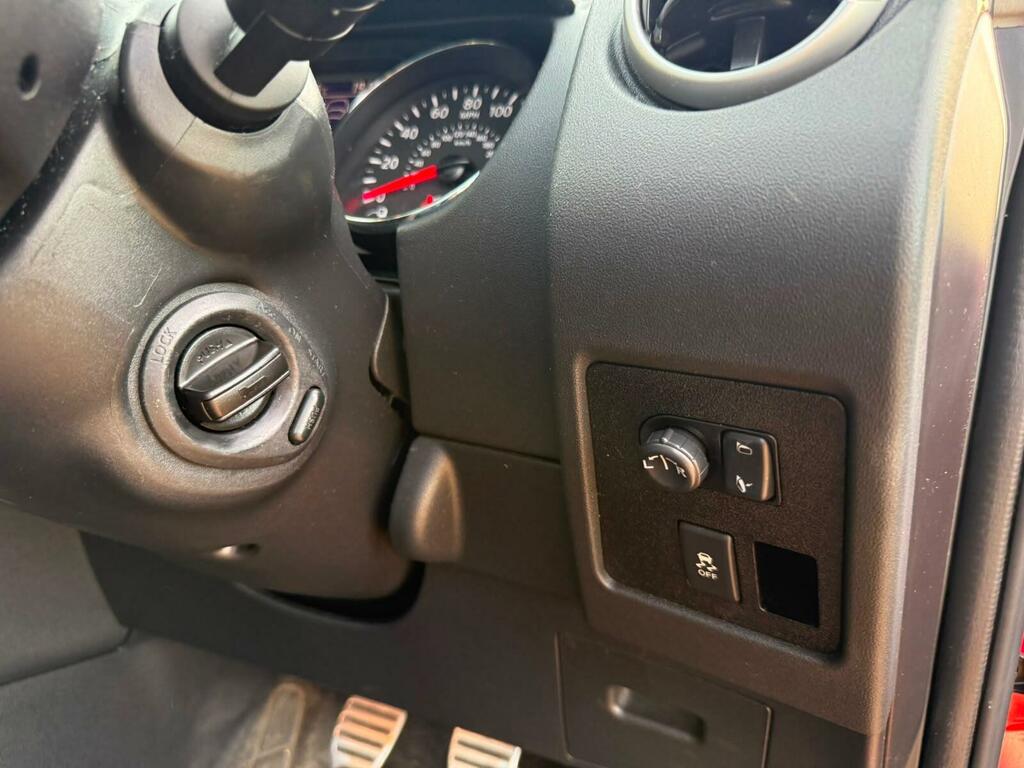 Nissan Qashqai Tekna Red #6
