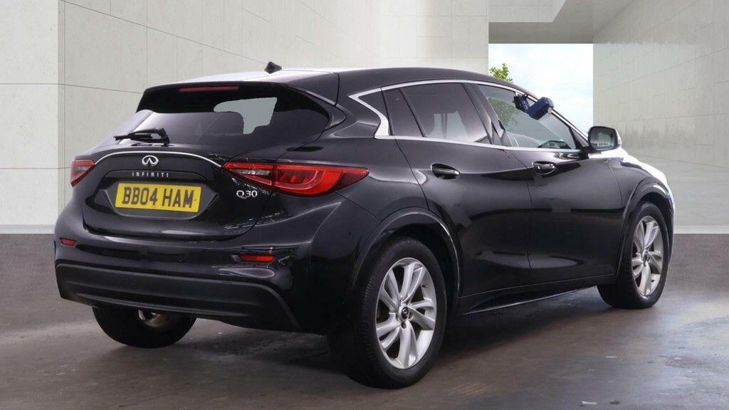 Infiniti Q30 Business Executive Black #2