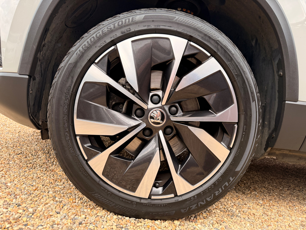 Skoda Karoq 1.5 Tsi Act Se L Suv Euro 6 Ss GU72ECZ #4