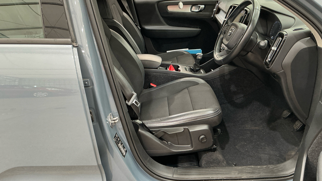 Volvo XC40 1.5 T3 Momentum Suv Euro 6 Ss #4