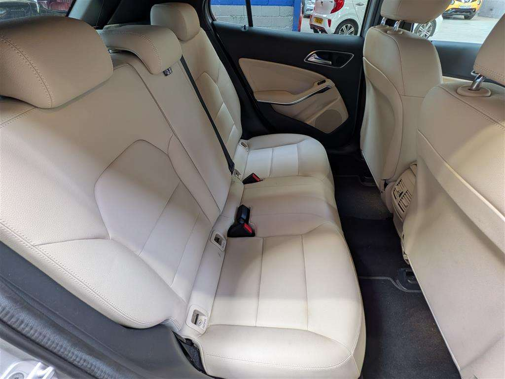 Mercedes-Benz GLA Class 2.1 Gla220d Sport Premium Plus Suv 7G #5