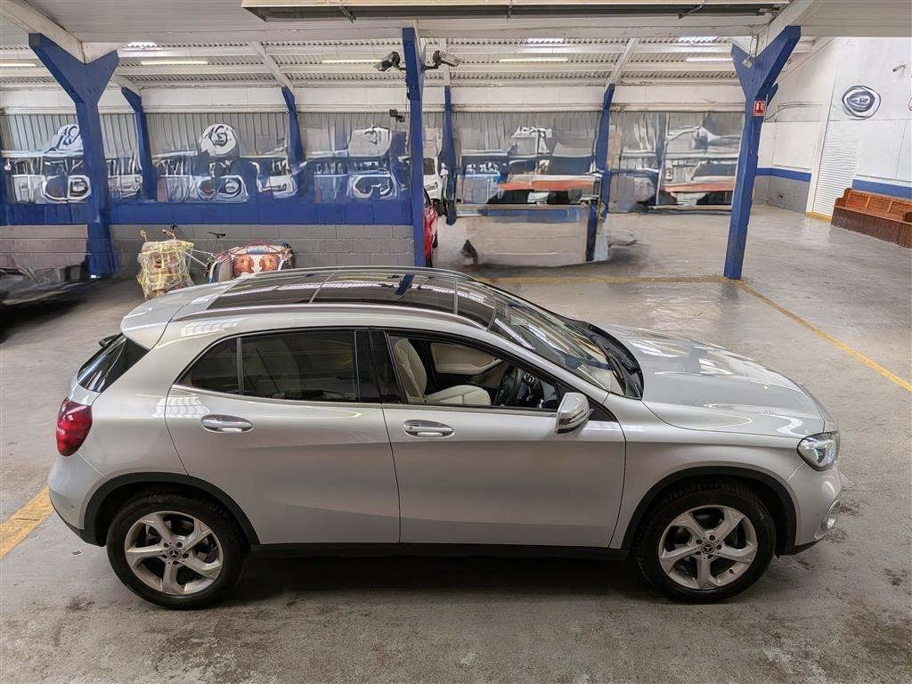 Mercedes-Benz GLA Class 2.1 Gla220d Sport Premium Plus Suv 7G #3