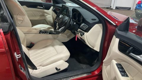 Mercedes-Benz CLS 2.1 Cls220d Amg Red #2