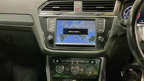 Volkswagen Tiguan 2.0 Tdi Bluemotion Black #4